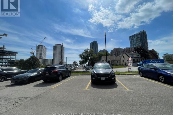 Bed #1 - 3810 Bloor Street W, Toronto, ON M9B6C2 Photo 3
