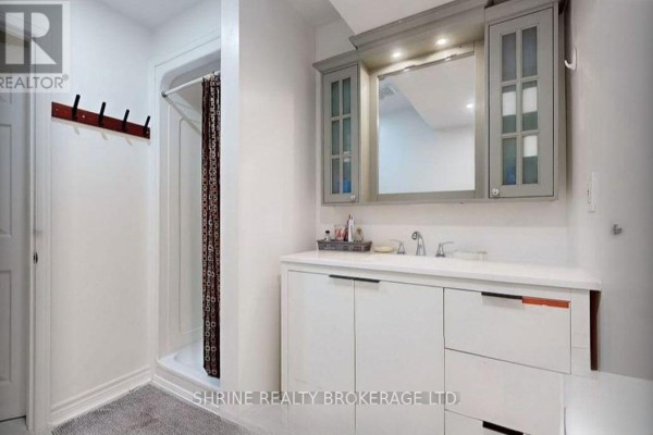 Bathroom - Bedroom - 343 Fleming Drive, London East, ON N5V4Y6 Photo 5