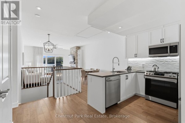 Bhv A202 - 1869 Muskoka Rd 118 Highway W, Muskoka Lakes)