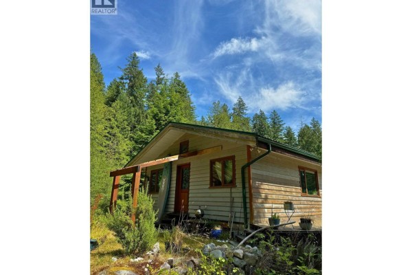 Block R Jakes Landing, Egmont, BC V0N1N0 Photo 4