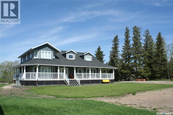 Family room - Bruce Acreage, Sherwood Rm No  159, SK  Photo 5