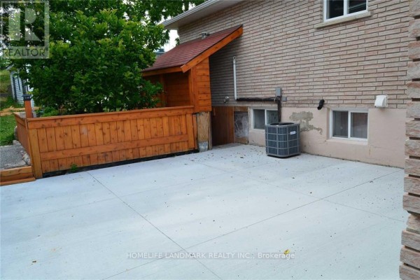 Bsmnt - 190 Barrie Street, Bradford West Gwillimbury, ON L3Z1R6 Photo 2