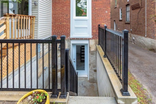 Kitchen - Bsmnt - 278 Armadale Avenue, Toronto, ON M6S3X4 Photo 2