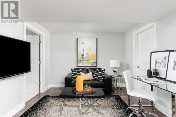 Bsmnt - 278 Armadale Avenue, Toronto, ON M6S3X4 Photo 4