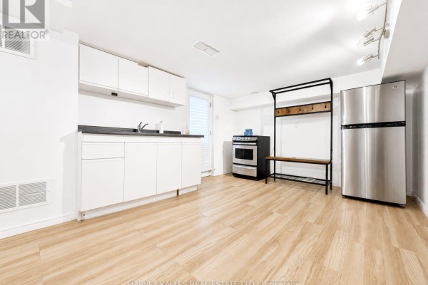 Living room - Bsmnt - 327 Howland Avenue, Toronto, ON M5R3C1 Photo 3