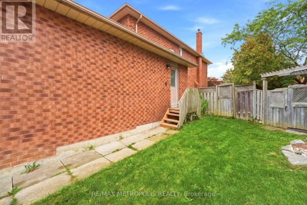 Dining room - Bsmt - 10 Sillett Drive, Ajax, ON L1T3J3 Photo 3