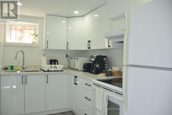 Bedroom 2 - Bsmt - 1001 Pharmacy Avenue, Toronto, ON M1R2G5 Photo 5