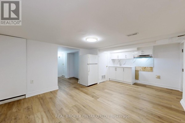 Dining room - Bsmt - 102 Bowie Avenue, Toronto, ON M6E2P7 Photo 2