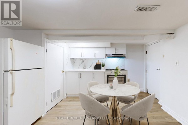 Living room - Bsmt - 102 Bowie Avenue, Toronto, ON M6E2P7 Photo 3