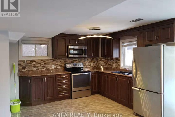 Bsmt - 11 Luce Drive, Ajax, ON L1Z0K2 Photo 4