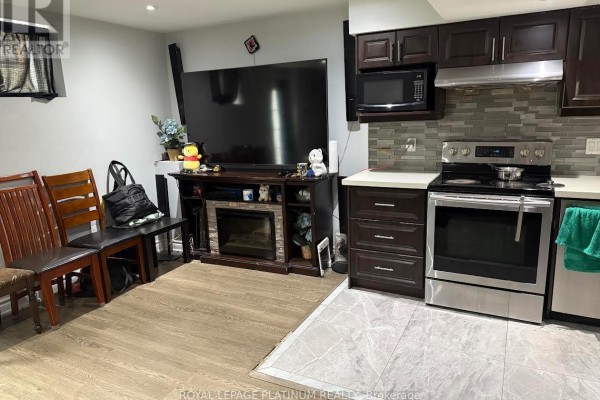 Bsmt - 11 Oxendon Road, Brampton, ON L7A4M4 Photo 5