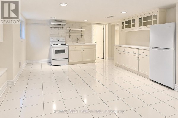 Bsmt - 117 Rosemount Avenue, Toronto, ON M9N3B8 Photo 4