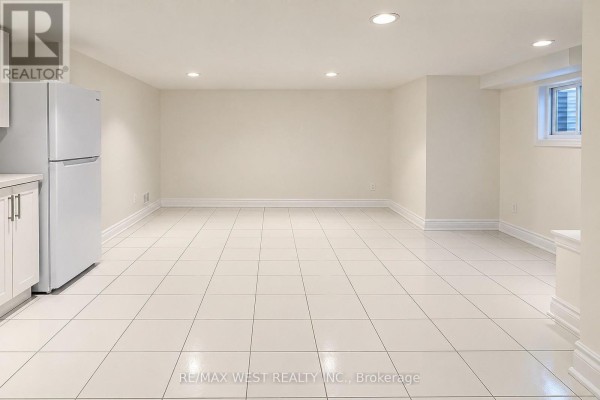 Bsmt - 117 Rosemount Avenue, Toronto, ON M9N3B8 Photo 5