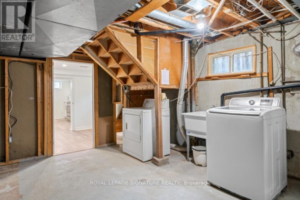 Laundry room - Bsmt - 12 Davidson Road, Aurora, ON L4G2B1 Photo 5