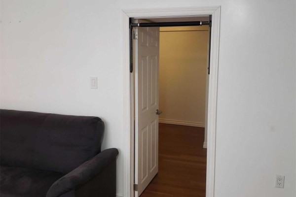 Bsmt - 12 Monarchwood Crescent, Toronto, ON, photo 3