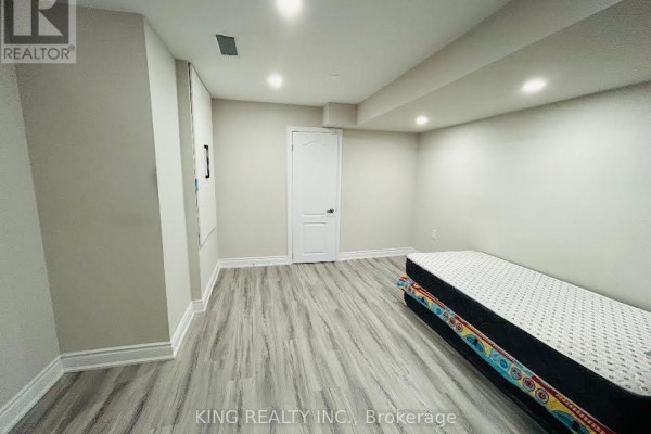 Laundry room - Bsmt - 13 Black Diamond Crescent, Brampton, ON L6X0V8 Photo 5