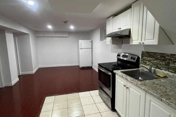 Kitchen - Bsmt - 137 Janray Drive, Toronto, ON M1G1Y8 Photo 3