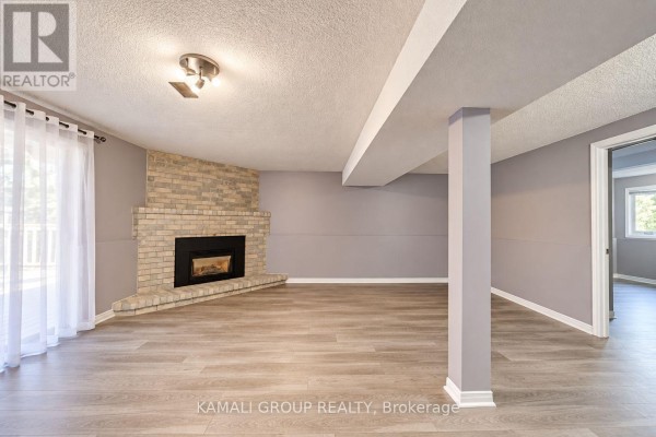 Bsmt - 15 Ferguson Drive, Barrie, ON L4N7B4 Photo 4