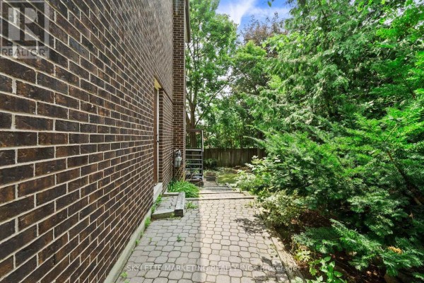 Bsmt - 17 Sabrina Court, Richmond Hill, ON L4C5P8 Photo 5