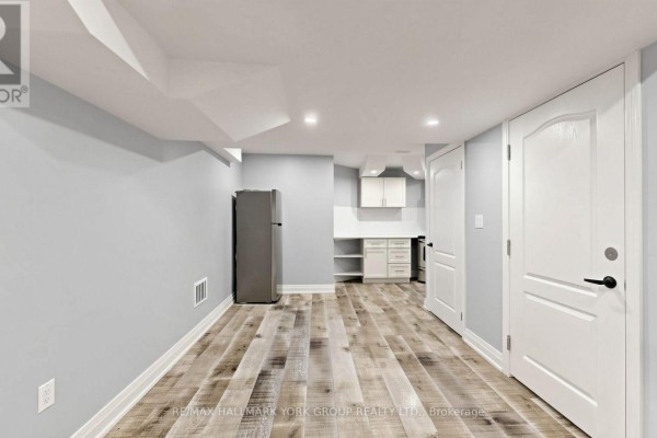 Family room - Bsmt - 186 Wainscot Avenue, Newmarket, ON L3X2X4 Photo 4