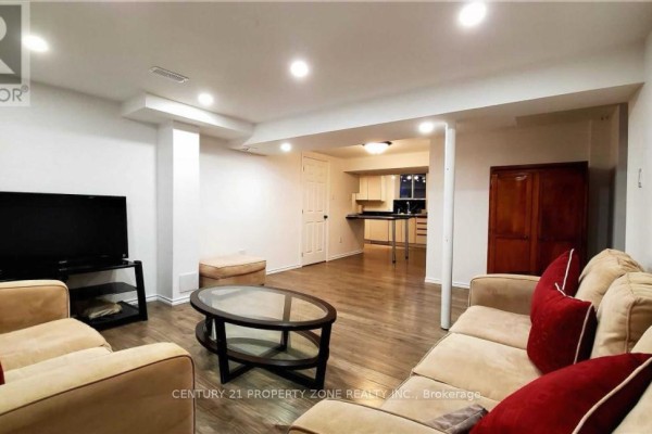 Bsmt - 19 Hall Crescent, Brampton, ON L6X3J8 Photo 5