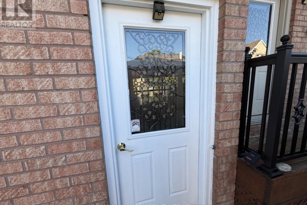 Bsmt - 190 Falstaff Avenue, Toronto, ON M6L3C3 Photo 5
