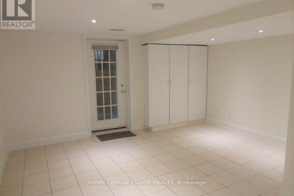 Bsmt - 190 Wineva Avenue, Toronto, ON M4E2T4 Photo 3