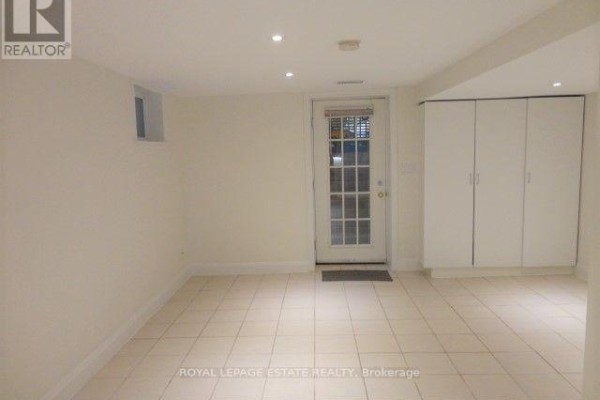 Bsmt - 190 Wineva Avenue, Toronto, ON M4E2T4 Photo 4
