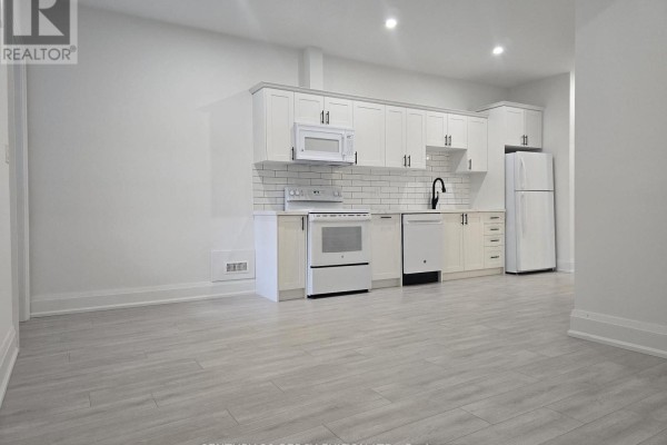 Kitchen - Bsmt - 195 Danforth Road, Toronto, ON M1L3X1 Photo 2