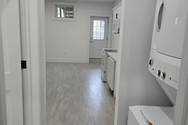Bsmt - 195 Danforth Road, Toronto, ON M1L3X1 Photo 5