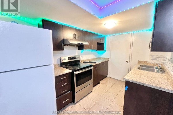Bsmt - 21 Midvale Road, Brampton, ON L7A2M9 Photo 4