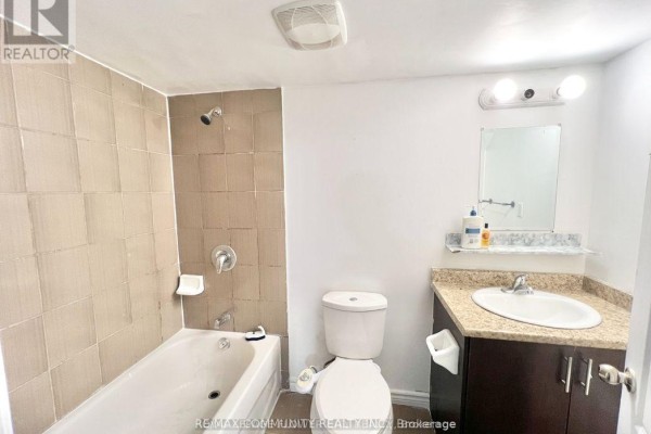 Bsmt - 21 Midvale Road, Brampton, ON L7A2M9 Photo 5