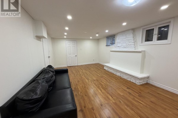 Kitchen - Bsmt - 21 Moran Road, Toronto, ON M1S2H8 Photo 2