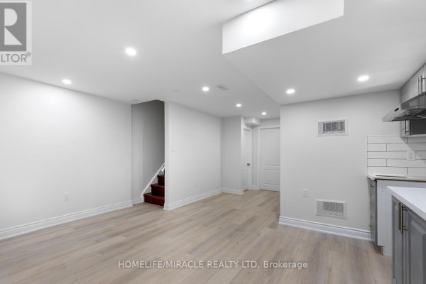 Primary Bedroom - Bsmt - 21 Palm Tree Road, Brampton, ON L6V4N9 Photo 3