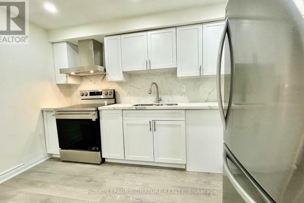 Kitchen - Bsmt - 214 Flood Avenue, Clarington, ON L1B0W6 Photo 4