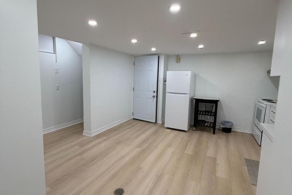 Kitchen - Bsmt - 21a Lambton Avenue, Toronto, ON M6N2S2 Photo 3