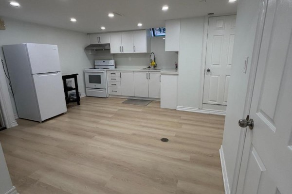 Laundry room - Bsmt - 21a Lambton Avenue, Toronto, ON M6N2S2 Photo 5