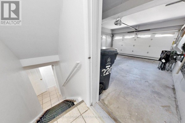 Bsmt - 220 Morningview Trail, Toronto, ON M1B5L7 Photo 4