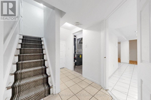 Bsmt - 220 Morningview Trail, Toronto, ON M1B5L7 Photo 5