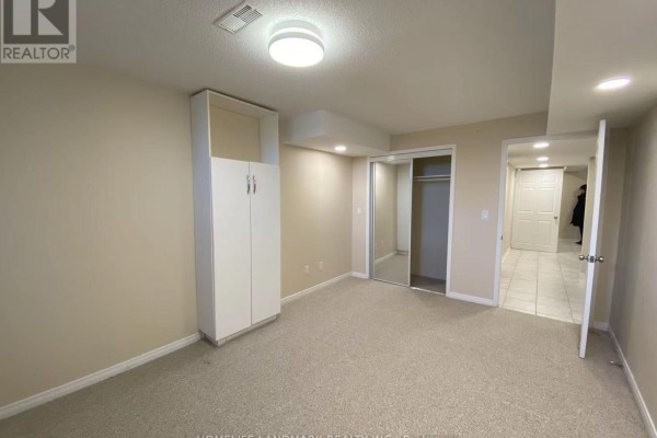 Bsmt - 228 Bantry Avenue, Richmond Hill, ON L4B4T6 Photo 4
