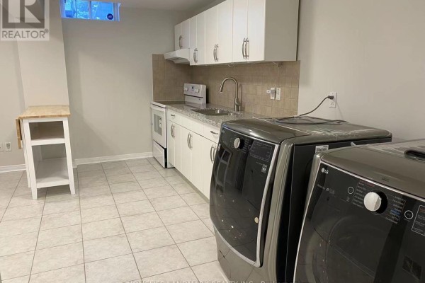 Bsmt - 228 Bantry Avenue, Richmond Hill, ON L4B4T6 Photo 5