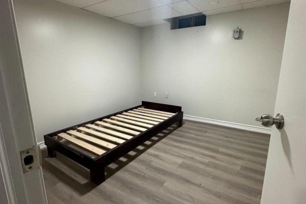 Bsmt - 23 Gemshaw Crescent, Toronto, ON M1B1L3 Photo 5