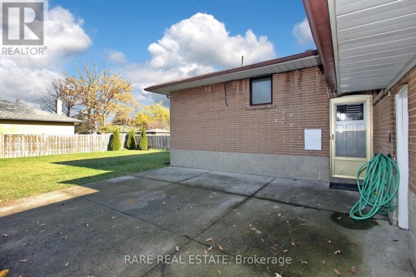 Bsmt - 238 Gary Drive, Toronto, ON M9N2M8 Photo 3