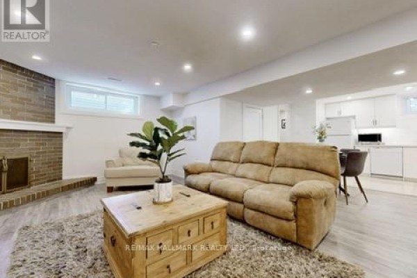 Bsmt - 238 Rumble Avenue, Richmond Hill, ON L4C4G7 Photo 5