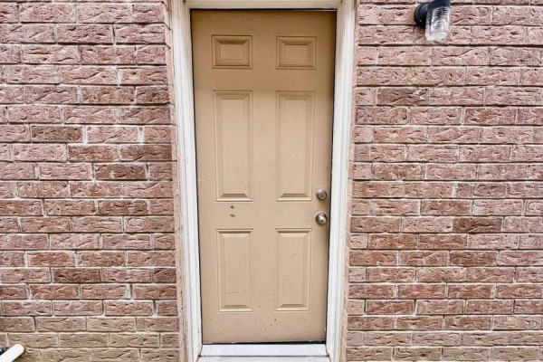 Bsmt - 24 Lanark Circle, Brampton, ON L6X5L3 Photo 2