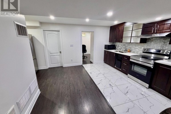Bsmt - 24 Lanark Circle, Brampton, ON L6X5L3 Photo 5
