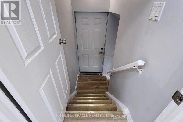 Bsmt - 253 Wilson Road N, Oshawa, ON L1G6E3 Photo 4