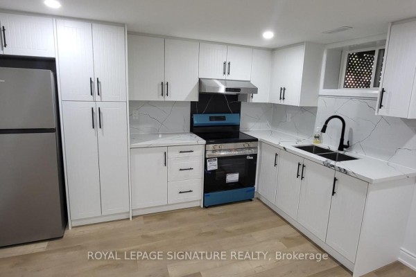 Laundry room - Bsmt - 2632 Birch Crescent, Mississauga, ON L5J4H1 Photo 5