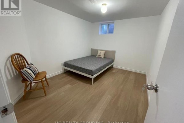 Bsmt - 27 Macklingate Court, Toronto, ON M1V1A2 Photo 2