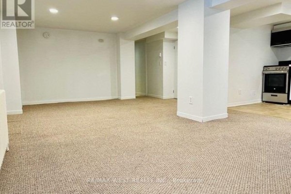 Bsmt - 27 Oakview Avenue, Toronto, ON M6P3J3 Photo 3